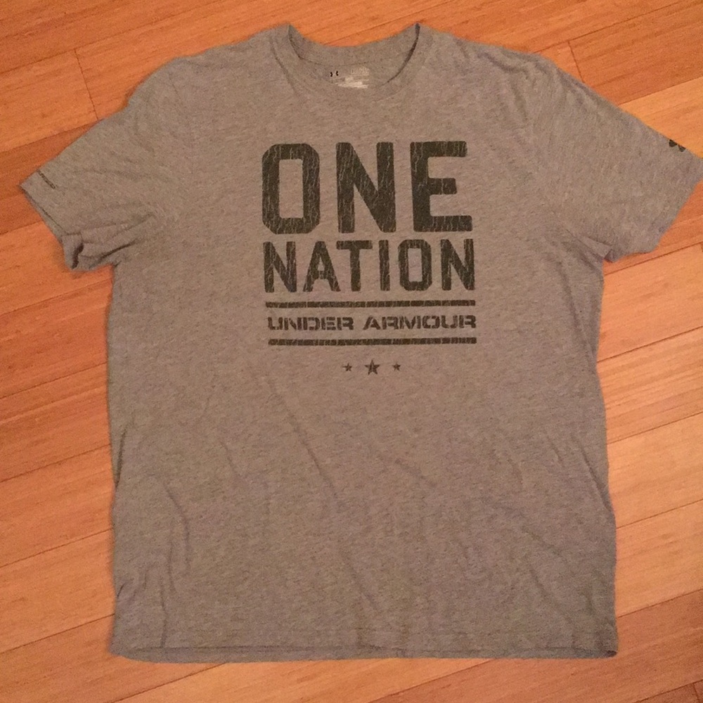 Men’s Under Armour tee shirt.